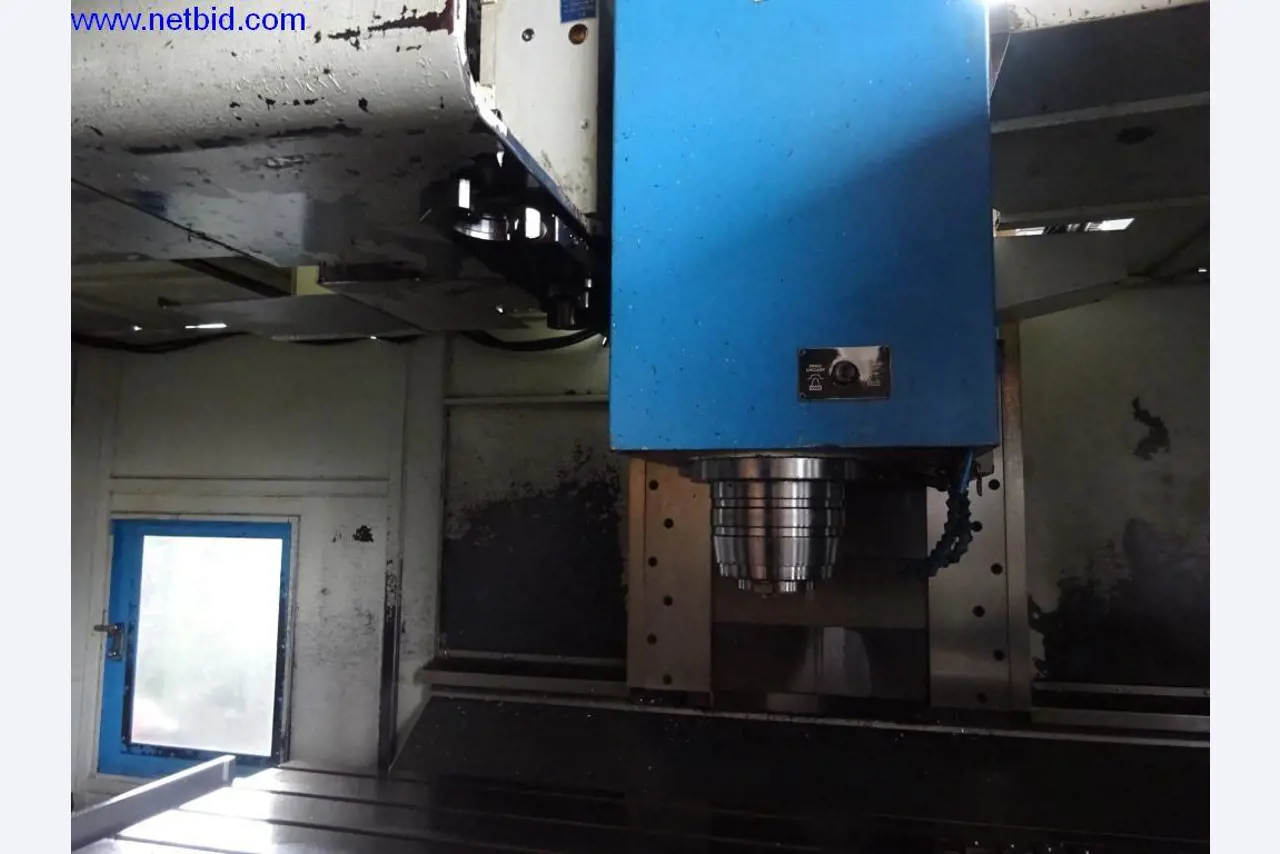 Vzdrževal stroje in tehnično opremo za obdelavo jekla in pločevine-6