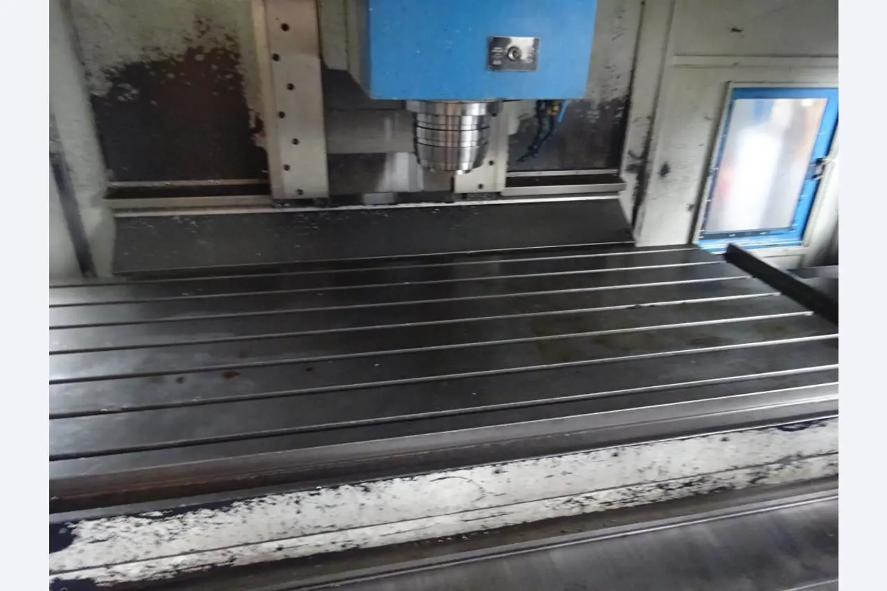 Vzdrževal stroje in tehnično opremo za obdelavo jekla in pločevine-7