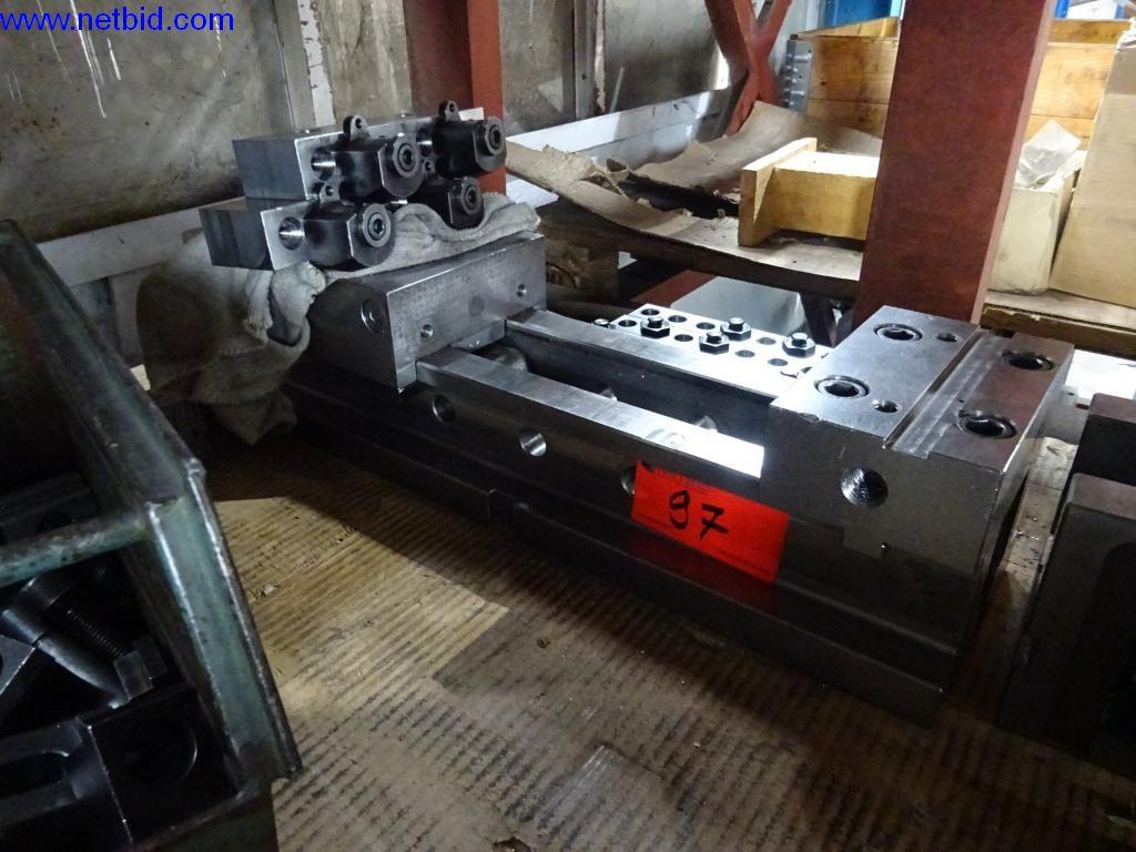 Machines et installations techniques entretenues pour le travail de l'acier et de la tôle-1