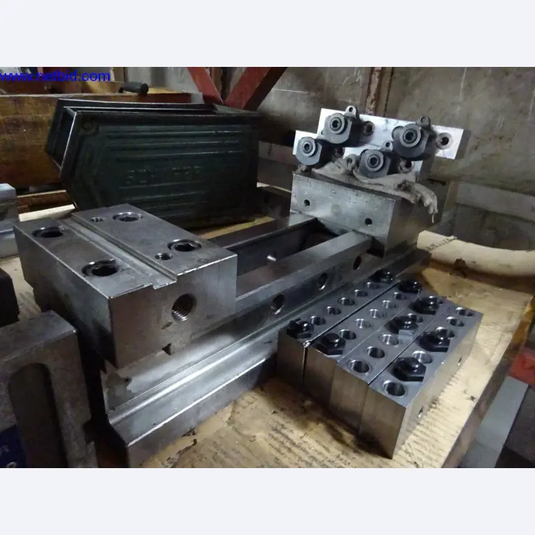 Vzdrževal stroje in tehnično opremo za obdelavo jekla in pločevine-2