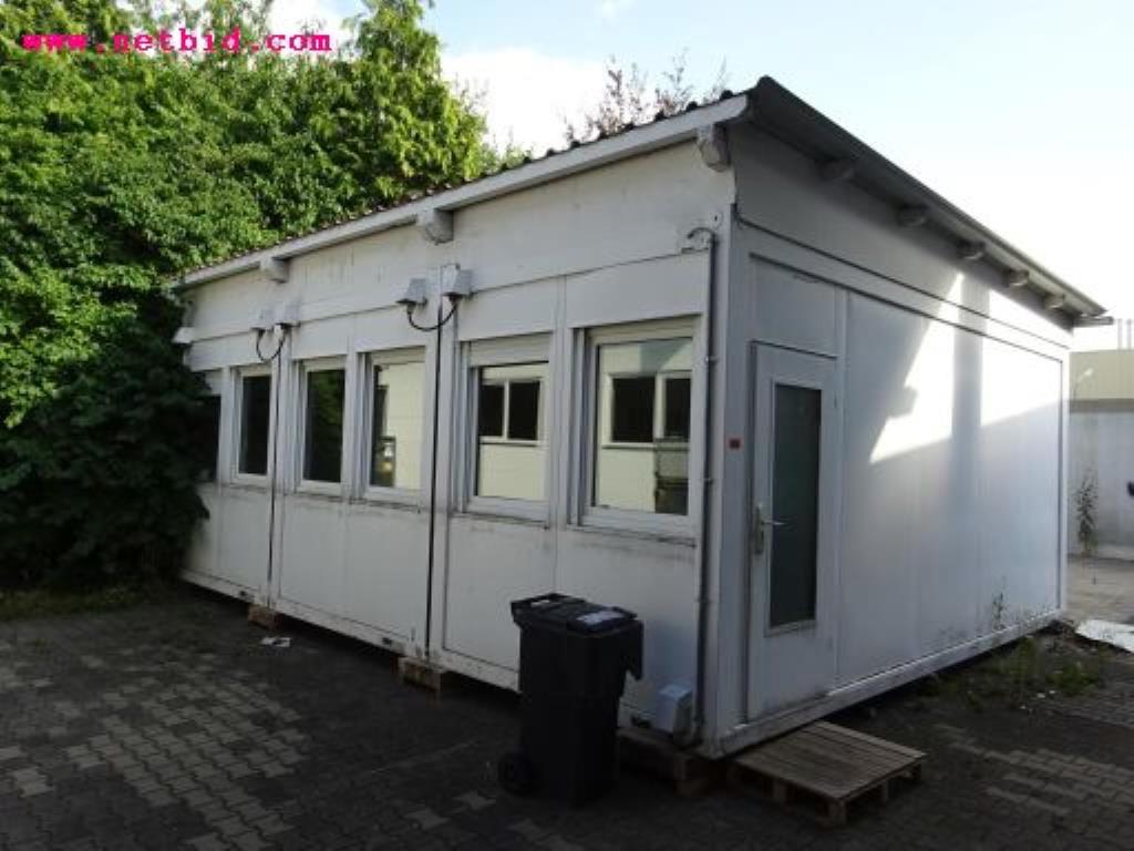 
Maschinen aus den Bereichen Digitaldruck, Druckvorstufe und Weiterverarbeitung<br>sowie die Betriebs- und Geschäftsausstattung-1