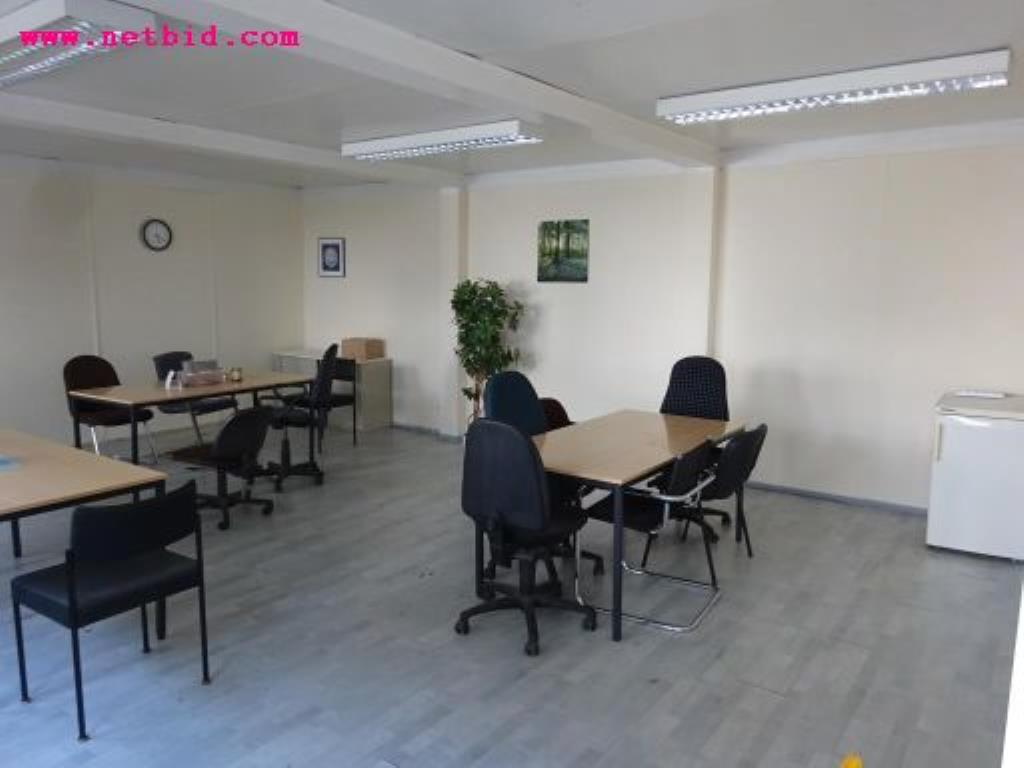 
Maschinen aus den Bereichen Digitaldruck, Druckvorstufe und Weiterverarbeitung<br>sowie die Betriebs- und Geschäftsausstattung-3