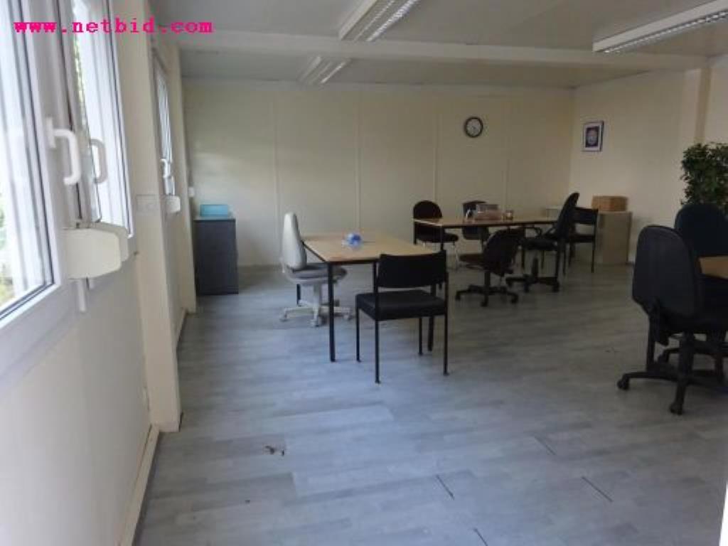 
Maschinen aus den Bereichen Digitaldruck, Druckvorstufe und Weiterverarbeitung<br>sowie die Betriebs- und Geschäftsausstattung-4