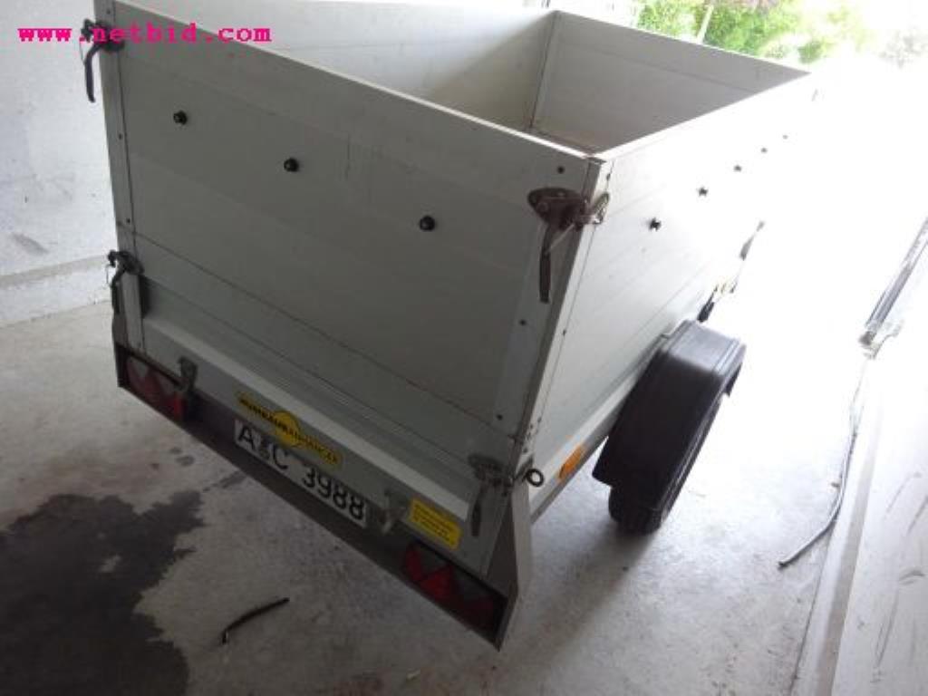 
Maschinen aus den Bereichen Digitaldruck, Druckvorstufe und Weiterverarbeitung<br>sowie die Betriebs- und Geschäftsausstattung-3