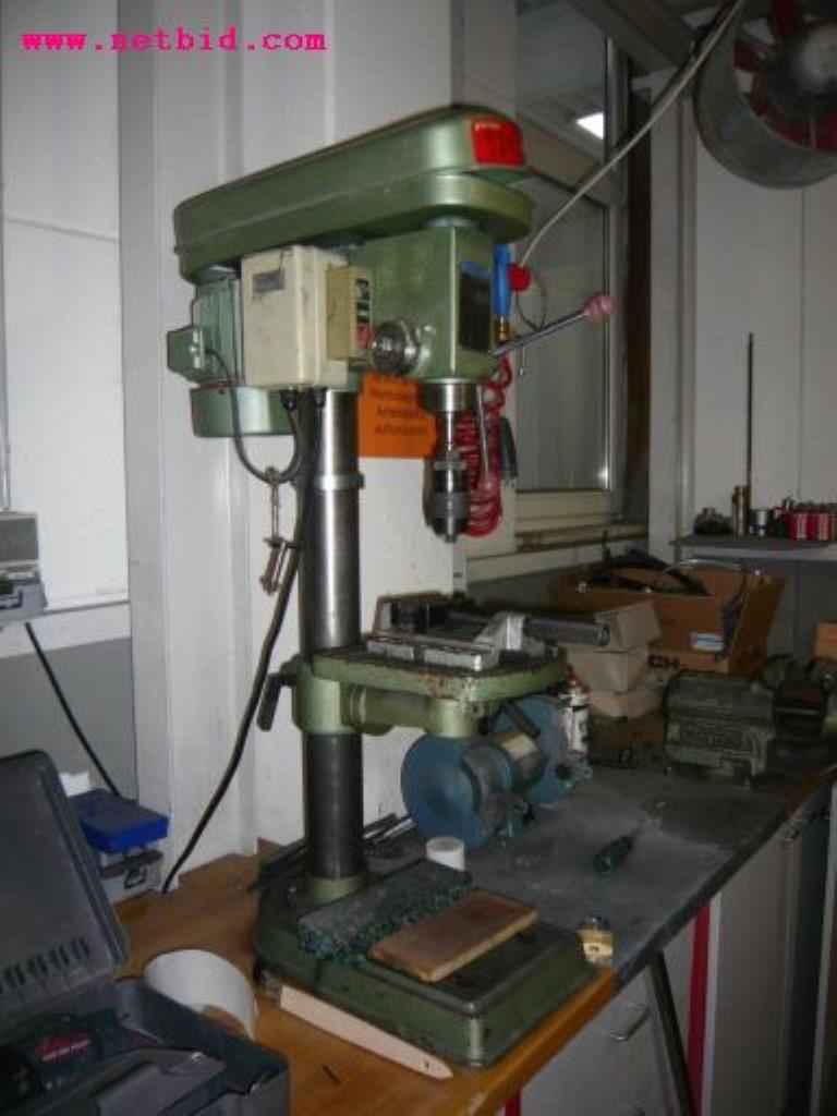 
Maschinen aus den Bereichen Digitaldruck, Druckvorstufe und Weiterverarbeitung<br>sowie die Betriebs- und Geschäftsausstattung-2