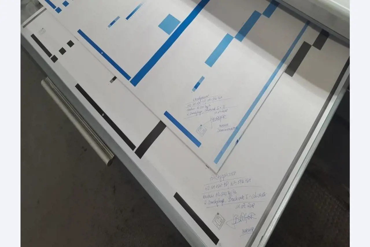 Máquinas de impressão digital, de pré-impressão e de pós-impressão<br>, bem como equipamento de escritório e comercial-15