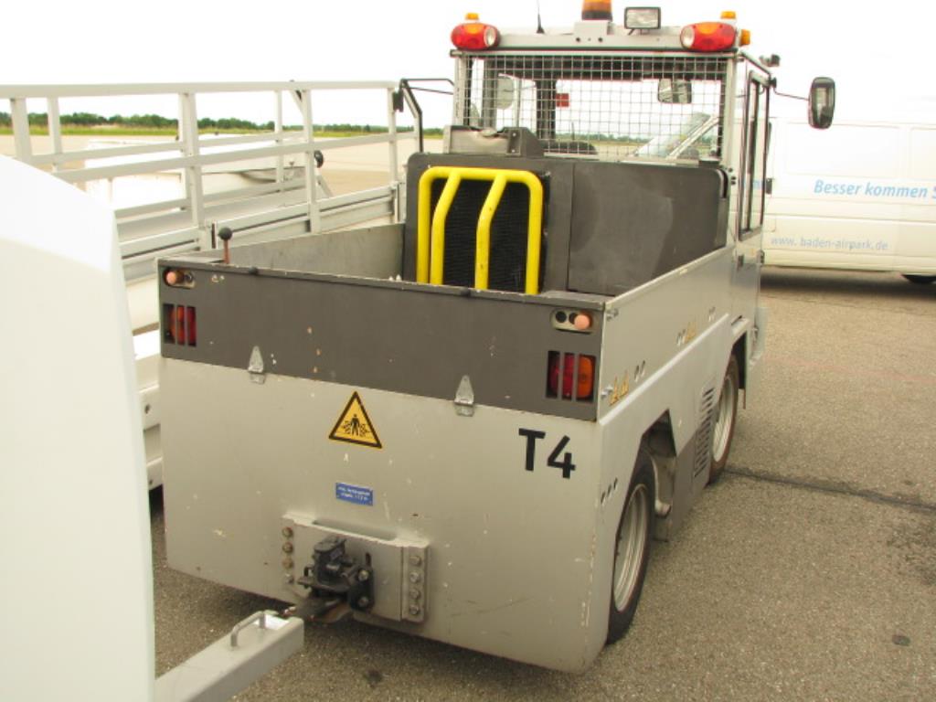 articulated busses and ground power unit-3