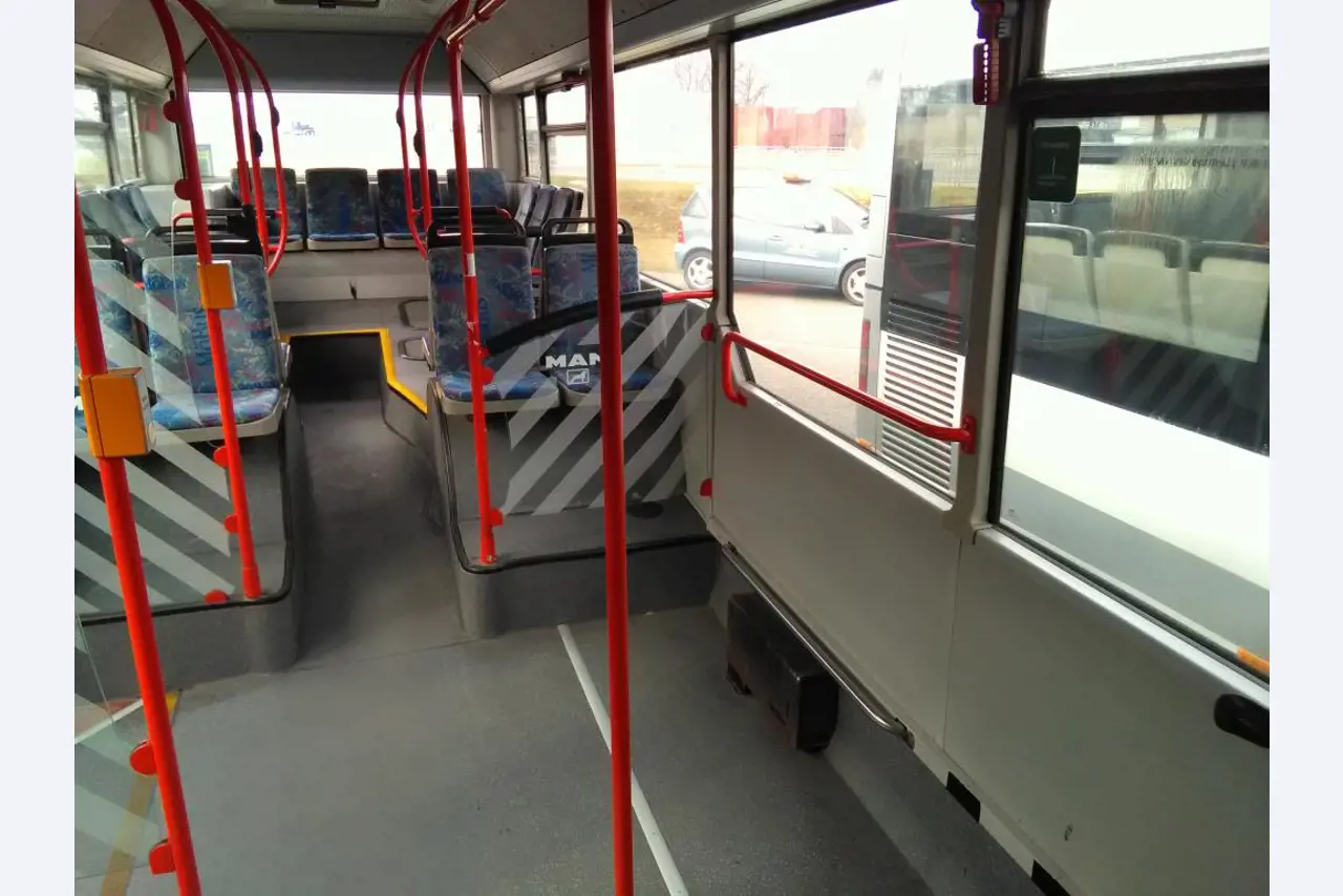 articulated busses and ground power unit-10