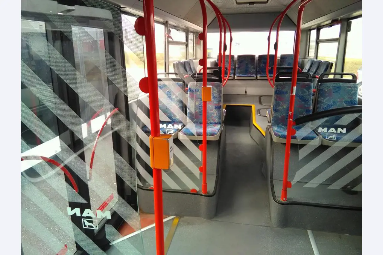 articulated busses and ground power unit-11