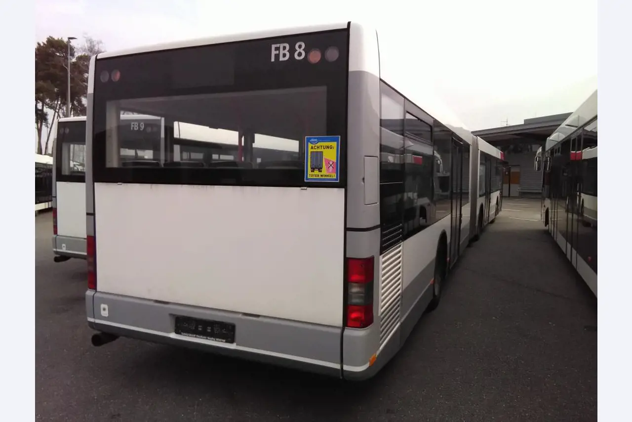 articulated busses and ground power unit-3