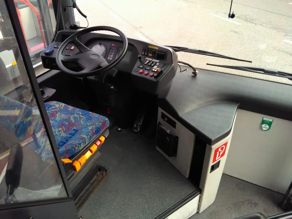 articulated busses and ground power unit-5