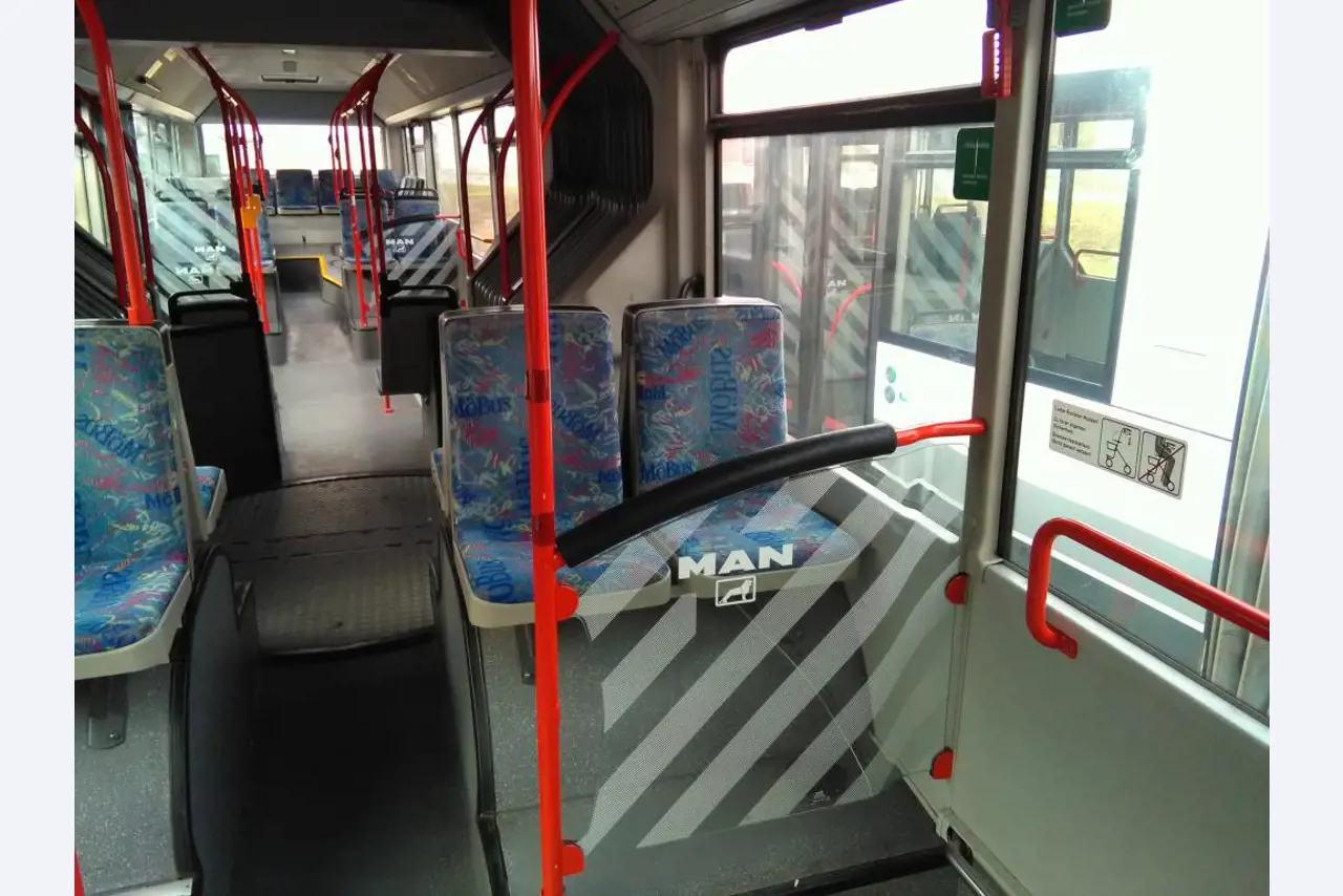 articulated busses and ground power unit-8