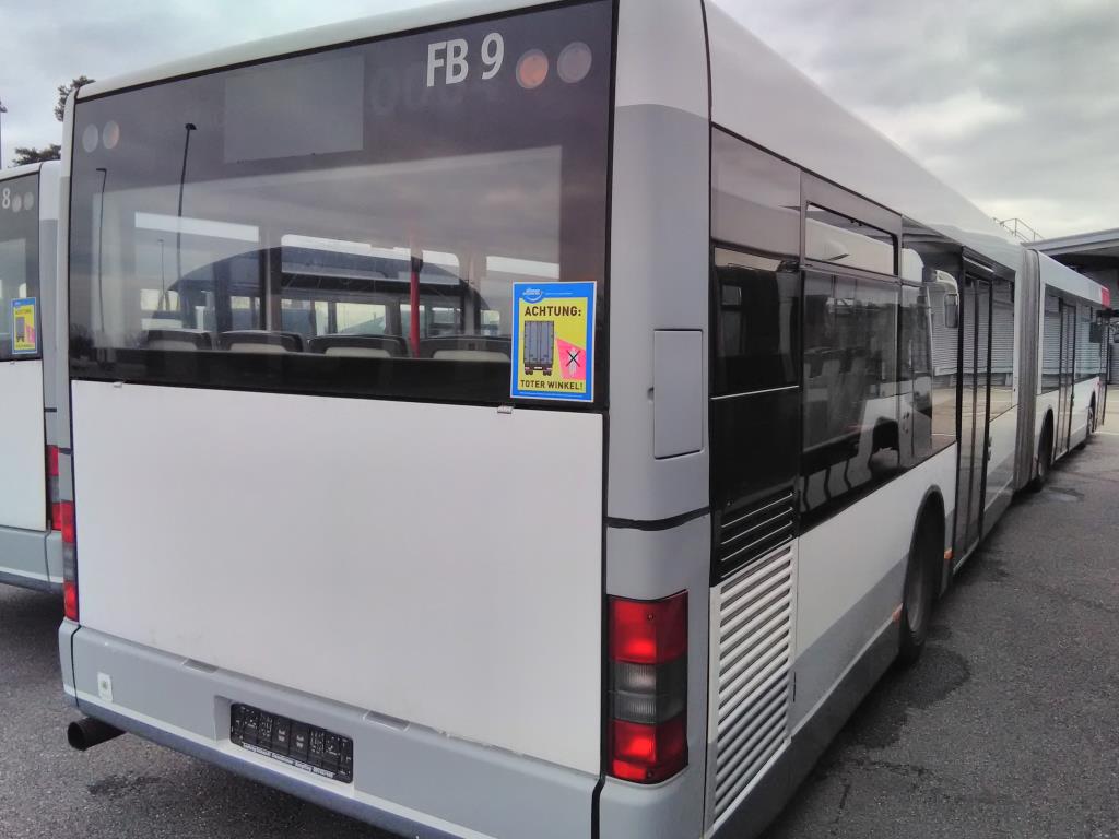 articulated busses and ground power unit-2