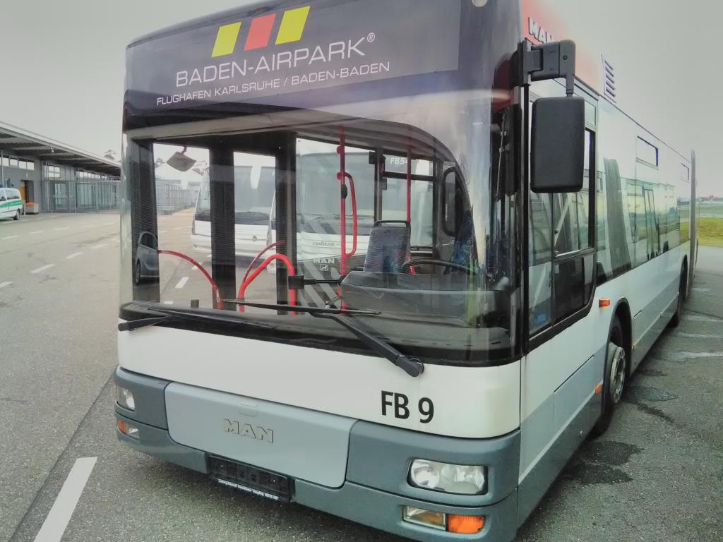 articulated busses and ground power unit-4