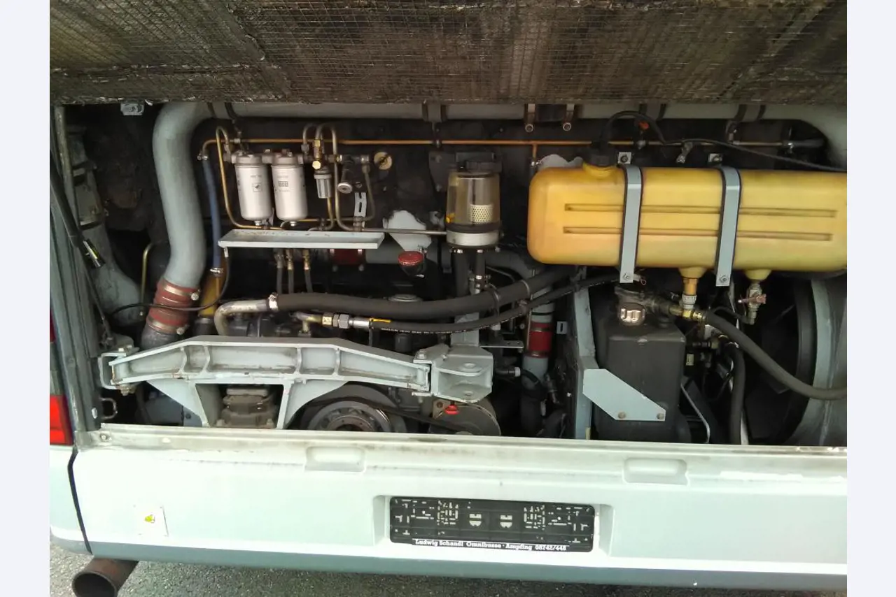 Gelenkbusse und Ground Power Unit-9