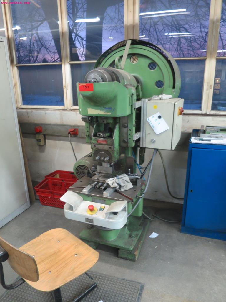 gepflegte Metallbearbeitungsmaschinen für Drahtverarbeitung-1