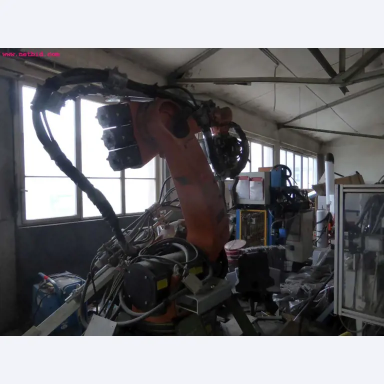 well-maintained metalworking machinery for wire processing-3
