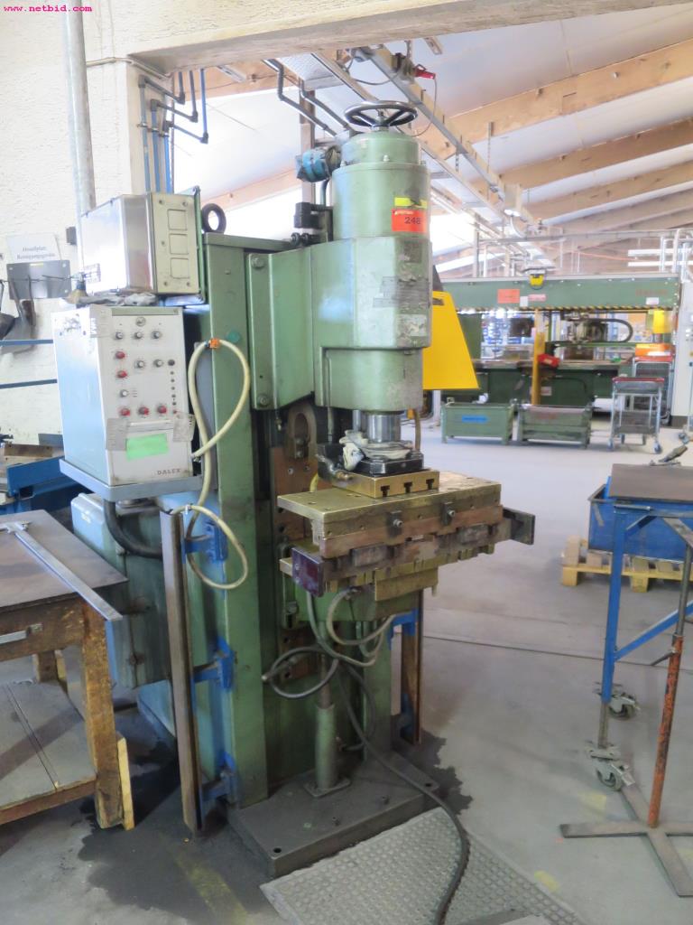 gepflegte Metallbearbeitungsmaschinen für Drahtverarbeitung-1