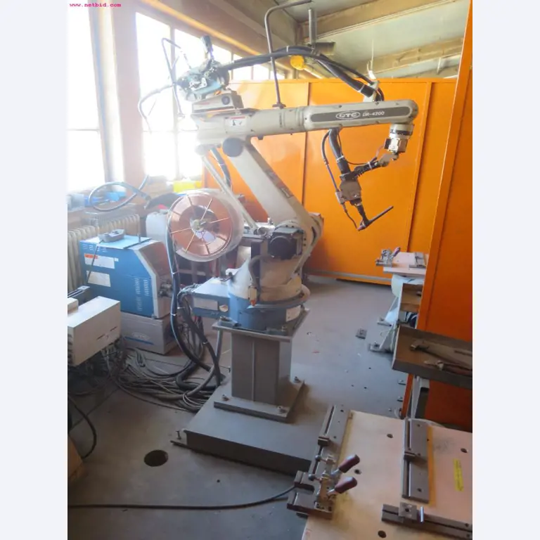 well-maintained metalworking machinery for wire processing-2