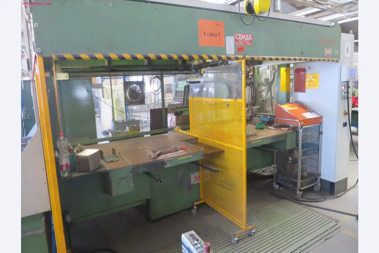 well-maintained metalworking machinery for wire processing-2