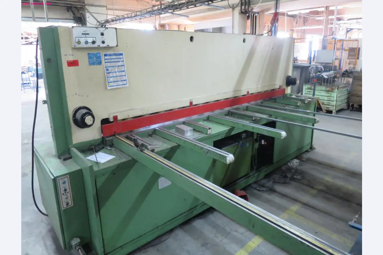 well-maintained metalworking machinery for wire processing-1