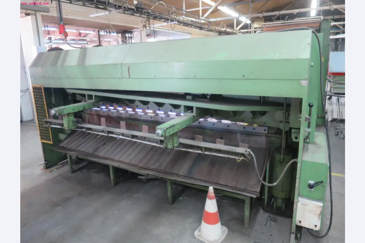 well-maintained metalworking machinery for wire processing-4
