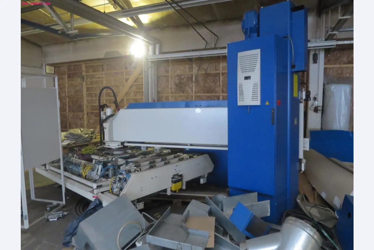 well-maintained metalworking machinery for wire processing-1
