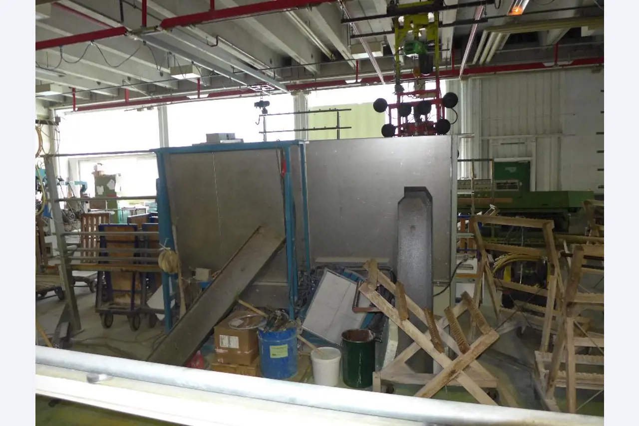 well-maintained glass processing machinery-2