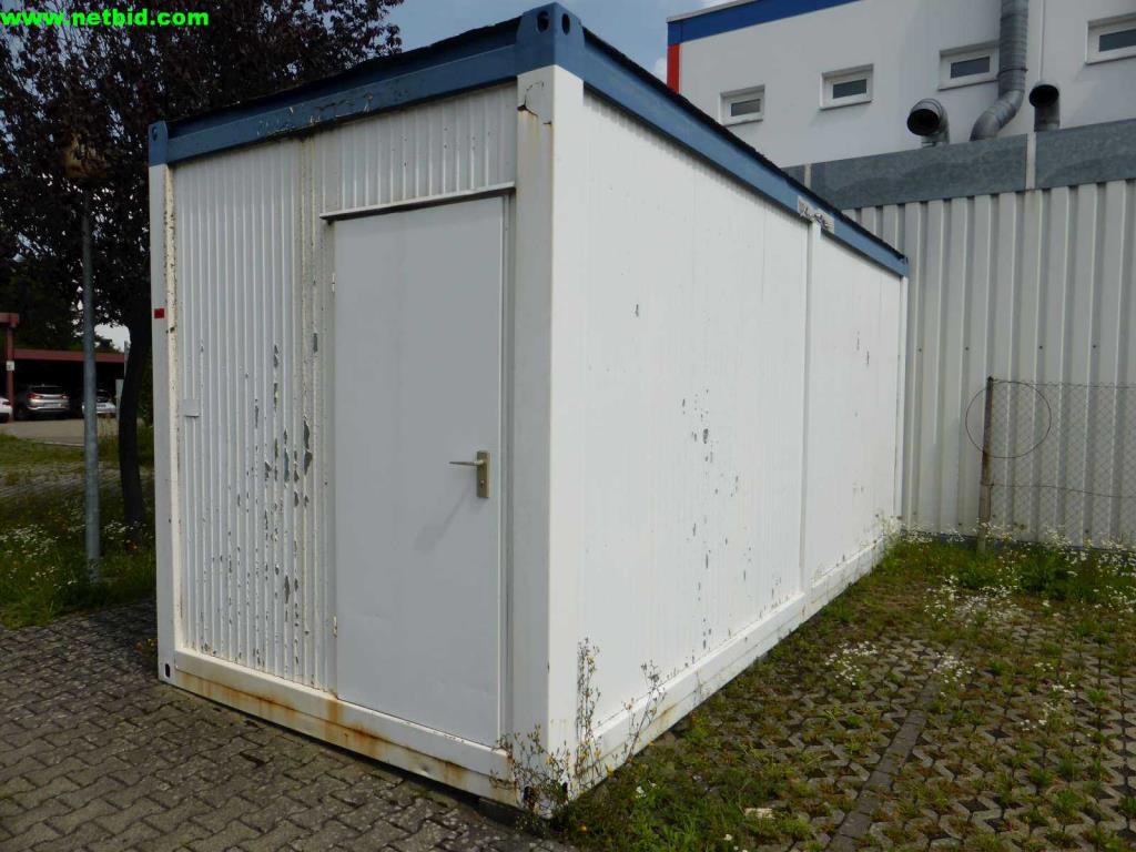 well-maintained machines for the paint and plaster production-1