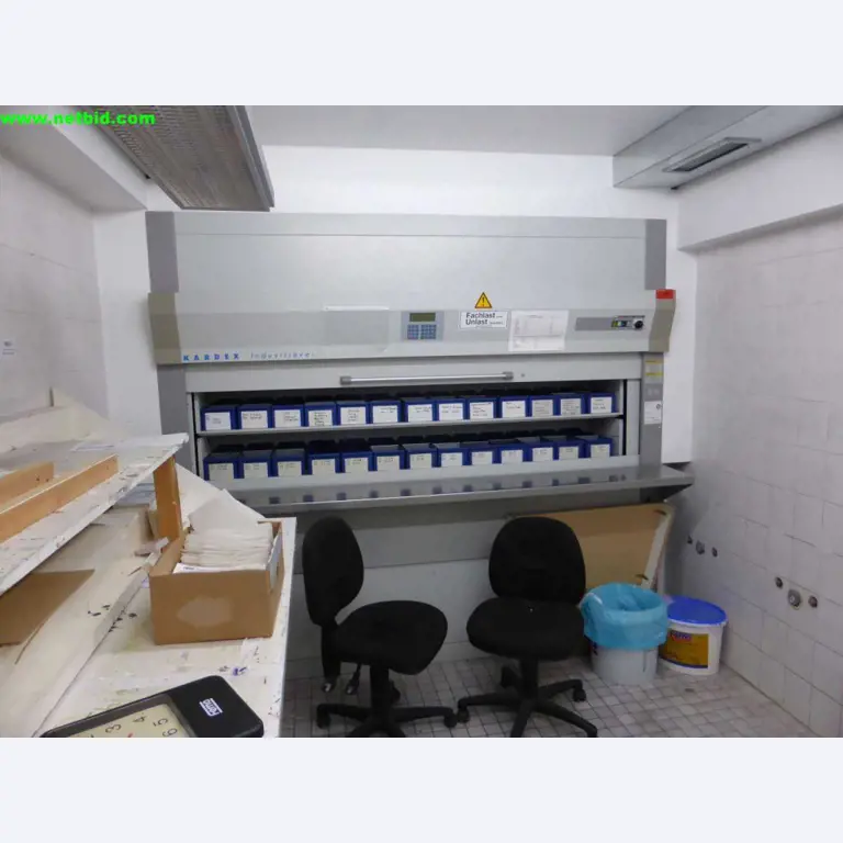 well-maintained machines for the paint and plaster production-1
