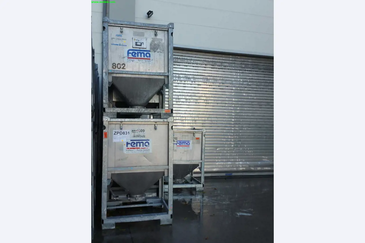 well-maintained machines for the paint and plaster production-1