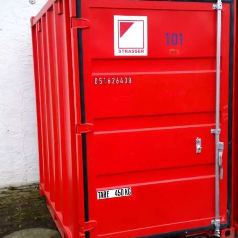 Tool container (101)