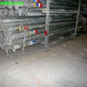 27 Ceiling supports DOKA 550