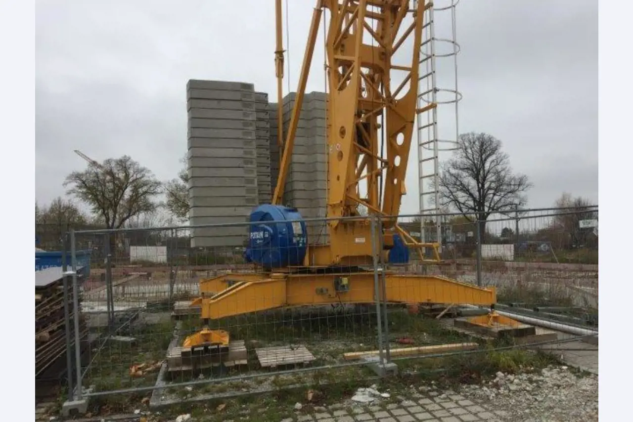 Peri Maximo paneelmallen<br><img src="/images/LogoStrasser.png"><br>-4