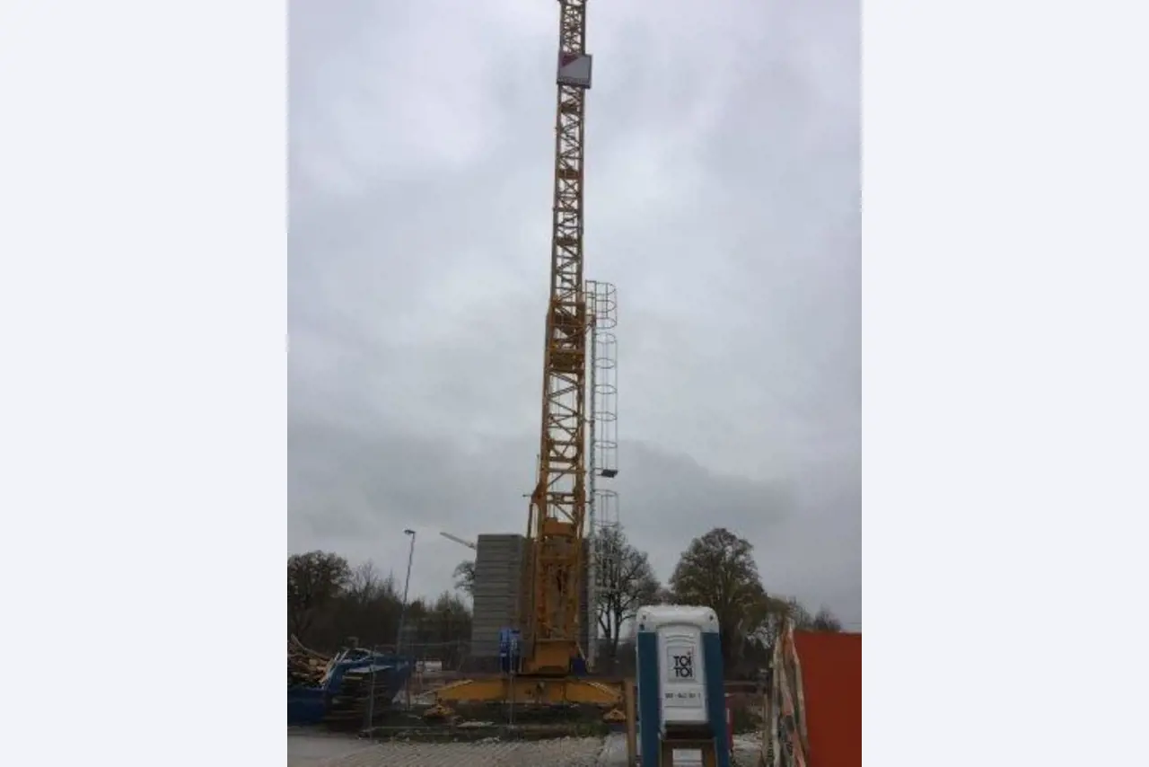 Peri Maximo paneelmallen<br><img src="/images/LogoStrasser.png"><br>-9