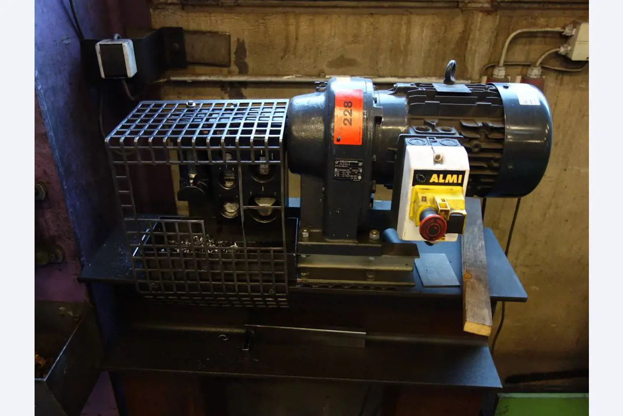Machines for sheet metal working, business and office equipment as well as vehicle fleet-1