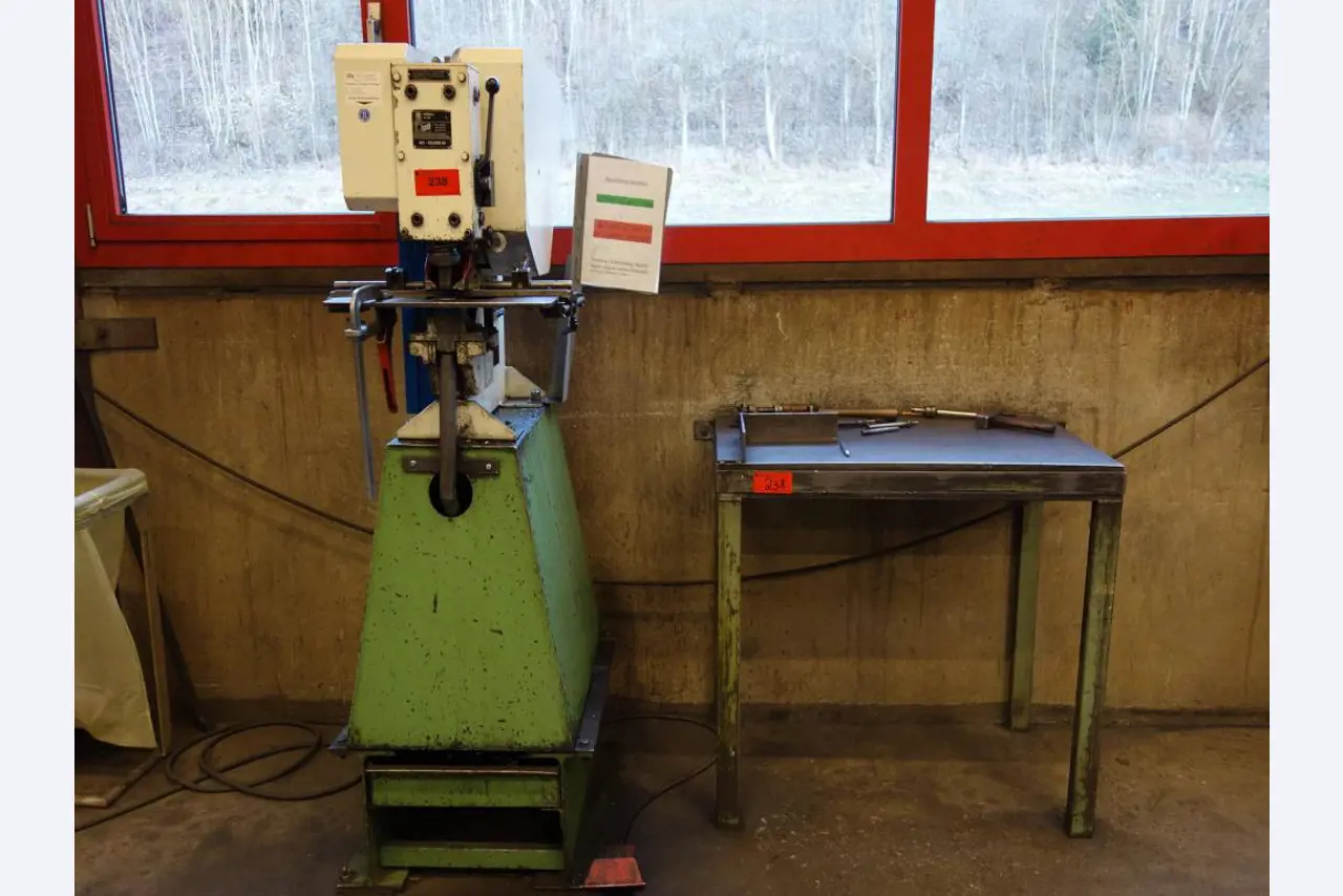 Machines for sheet metal working, business and office equipment as well as vehicle fleet-3