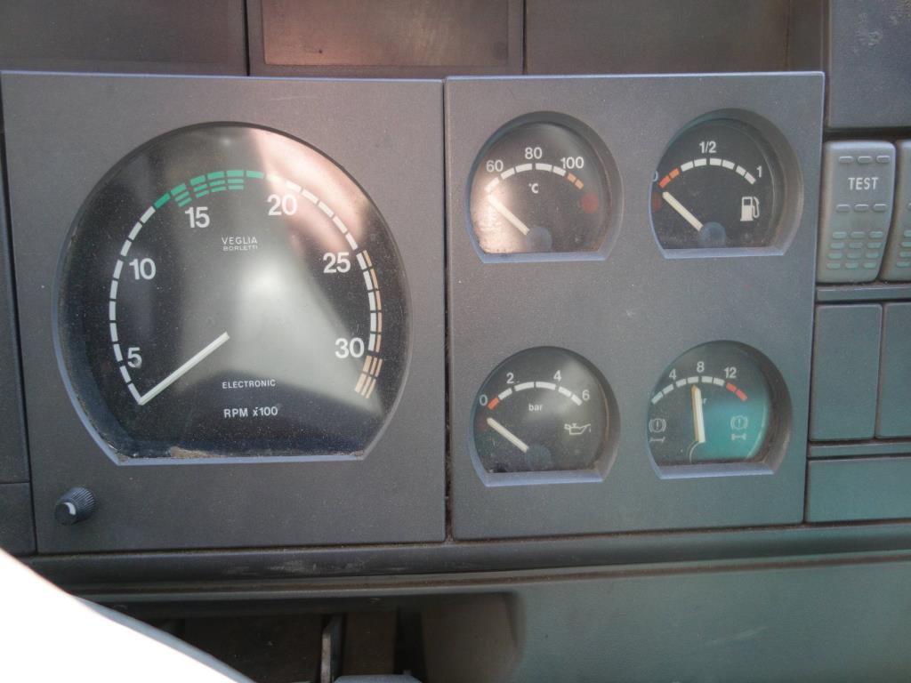 Máquinas de processamento de chapas metálicas, equipamento operacional e de escritório e frota de veículos-12