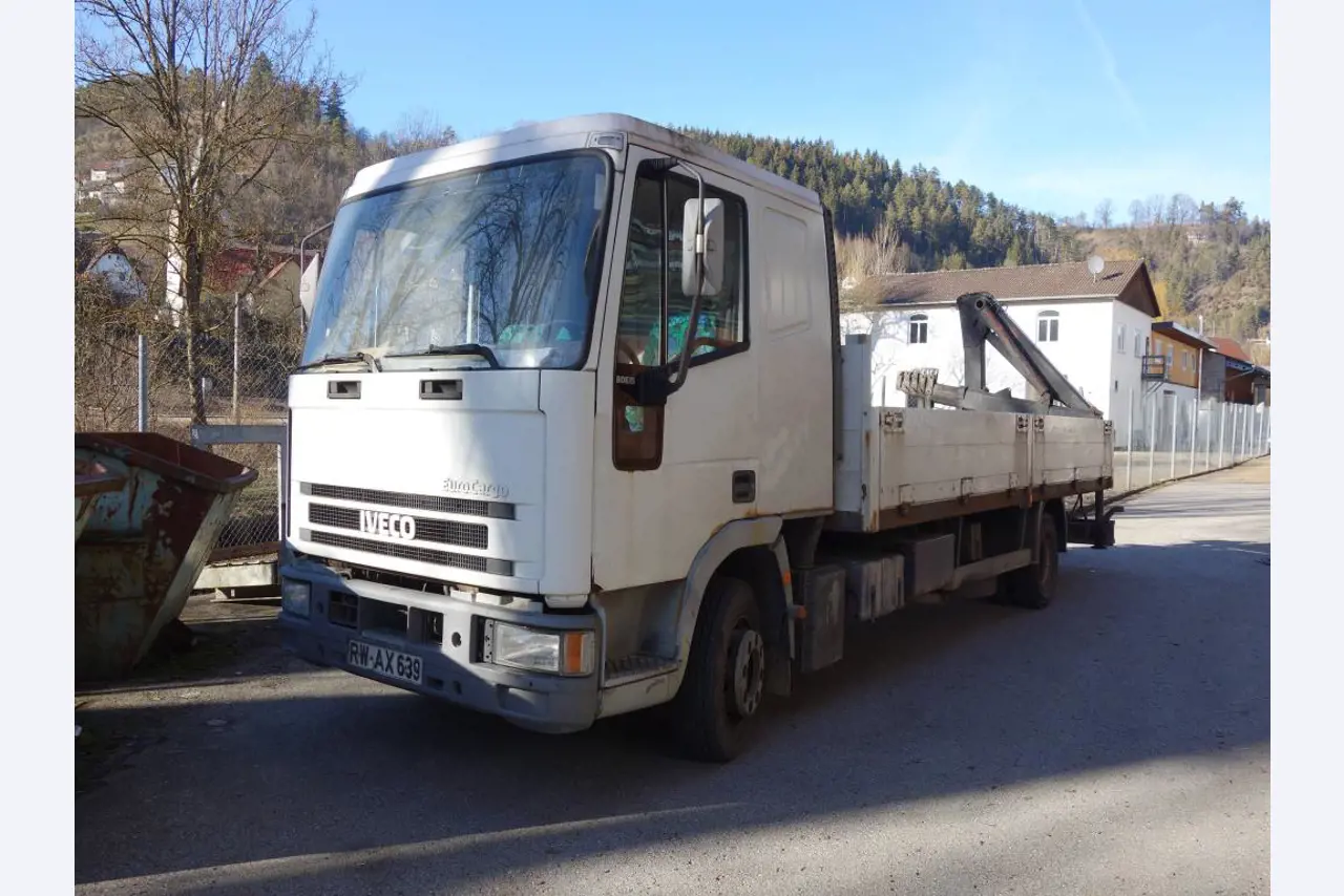 Máquinas de processamento de chapas metálicas, equipamento operacional e de escritório e frota de veículos-2