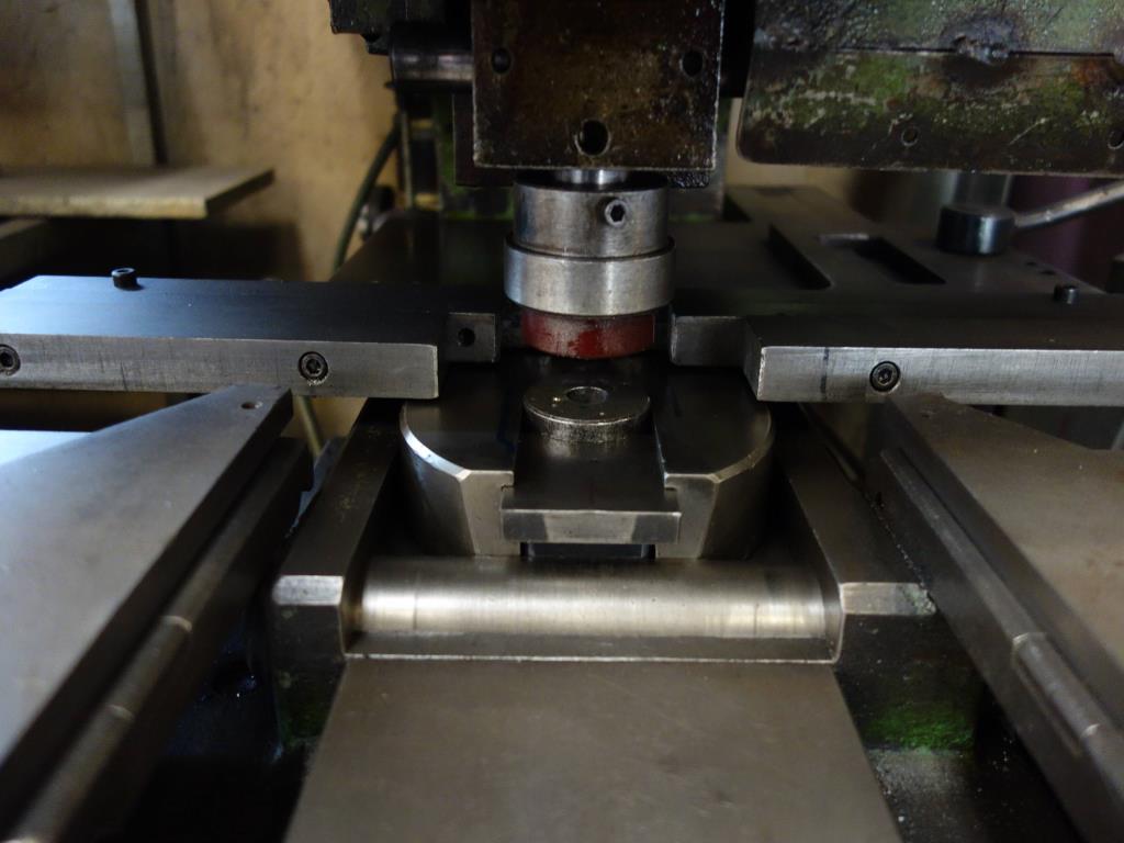 Máquinas de processamento de chapas metálicas, equipamento operacional e de escritório e frota de veículos-4