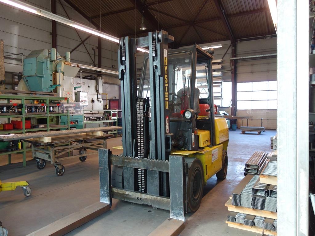 Máquinas de processamento de chapas metálicas, equipamento operacional e de escritório e frota de veículos-2