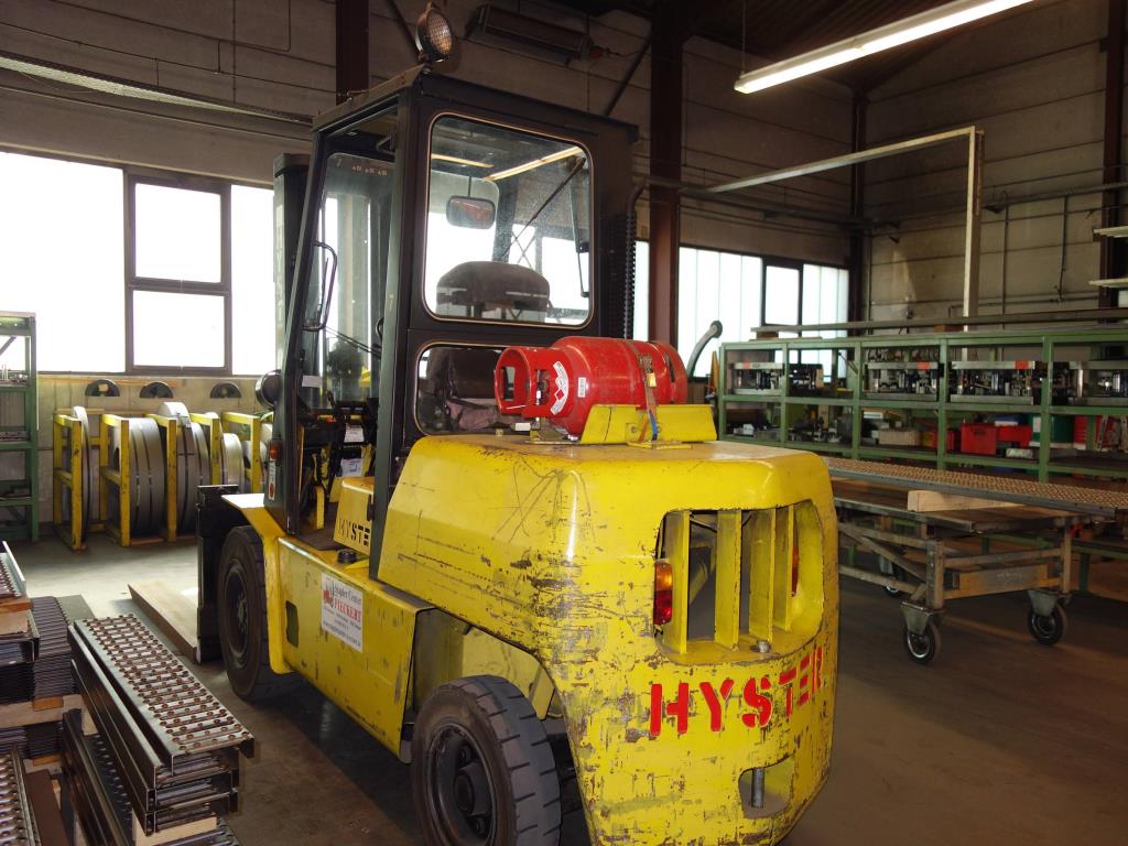 Máquinas de processamento de chapas metálicas, equipamento operacional e de escritório e frota de veículos-3