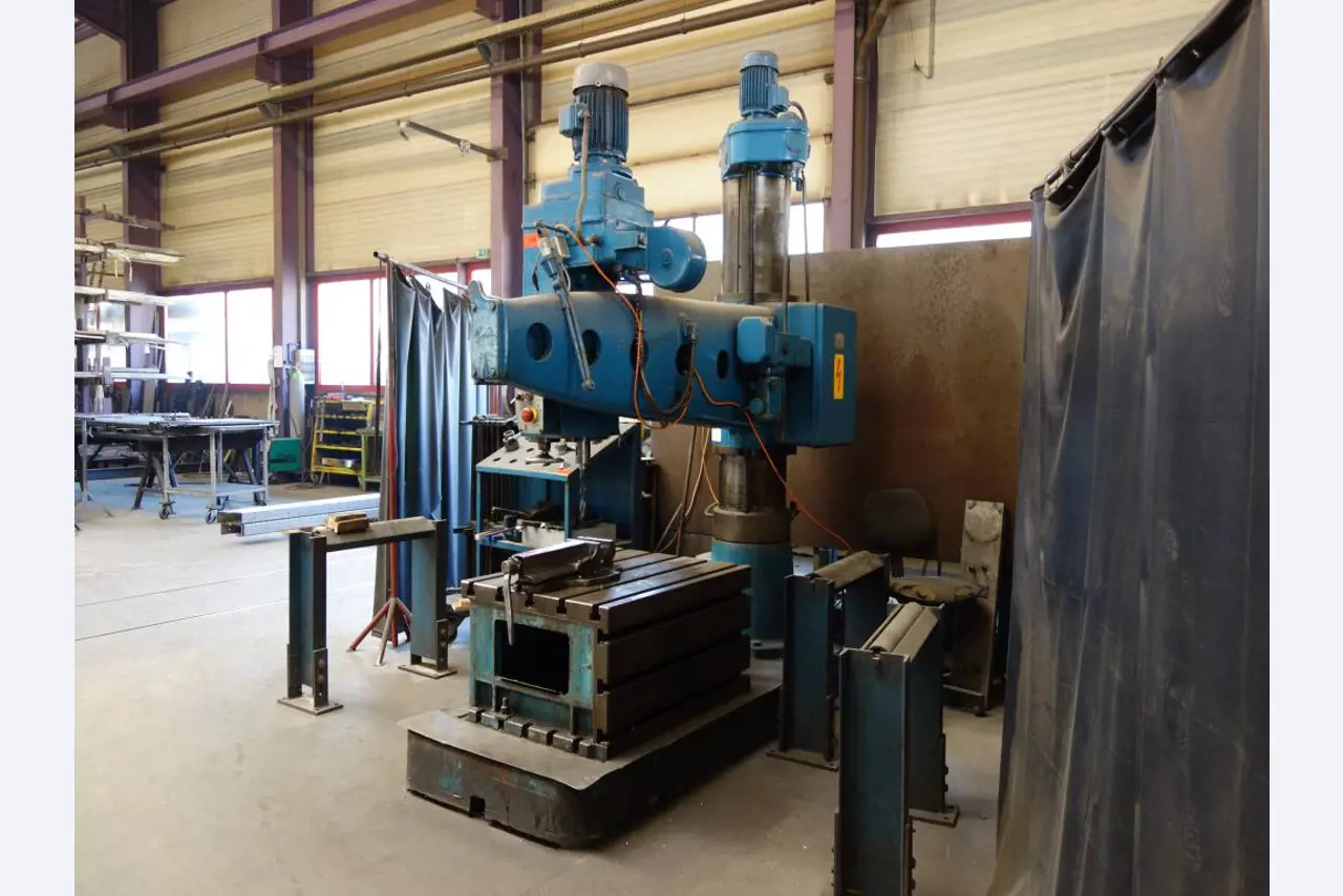Machines for sheet metal working, business and office equipment as well as vehicle fleet-2
