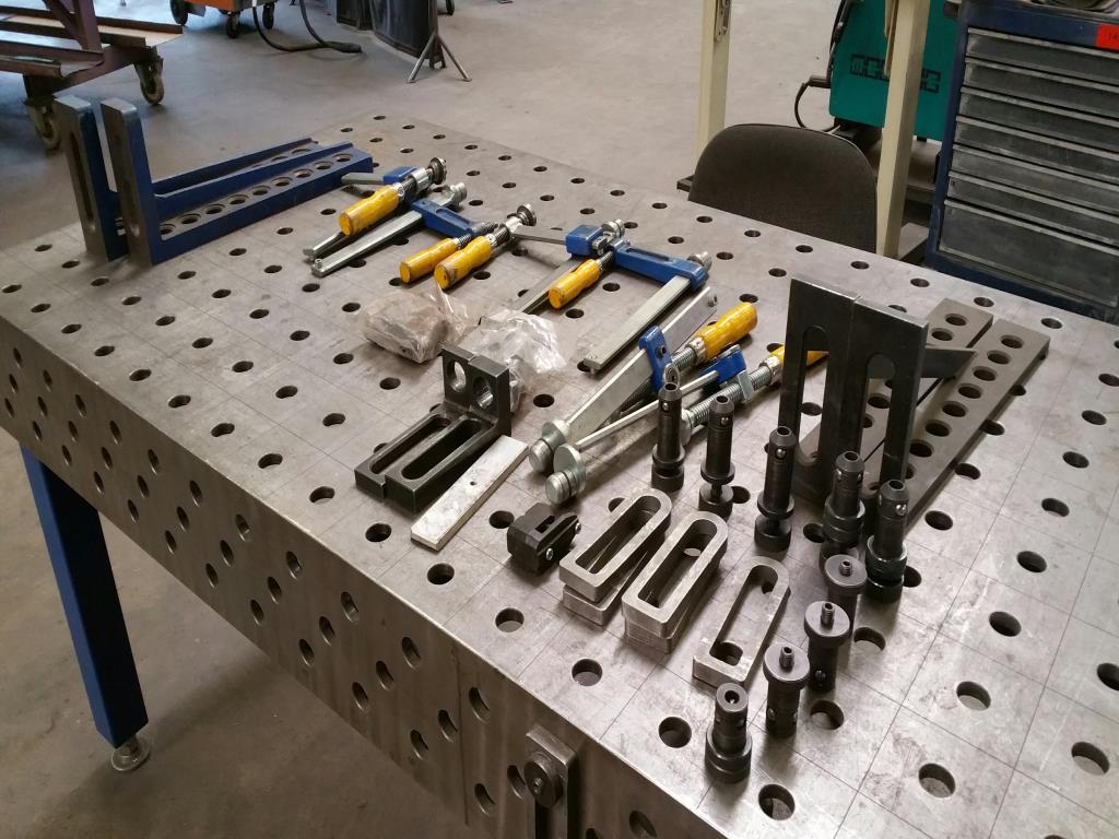 Máquinas de processamento de chapas metálicas, equipamento operacional e de escritório e frota de veículos-2