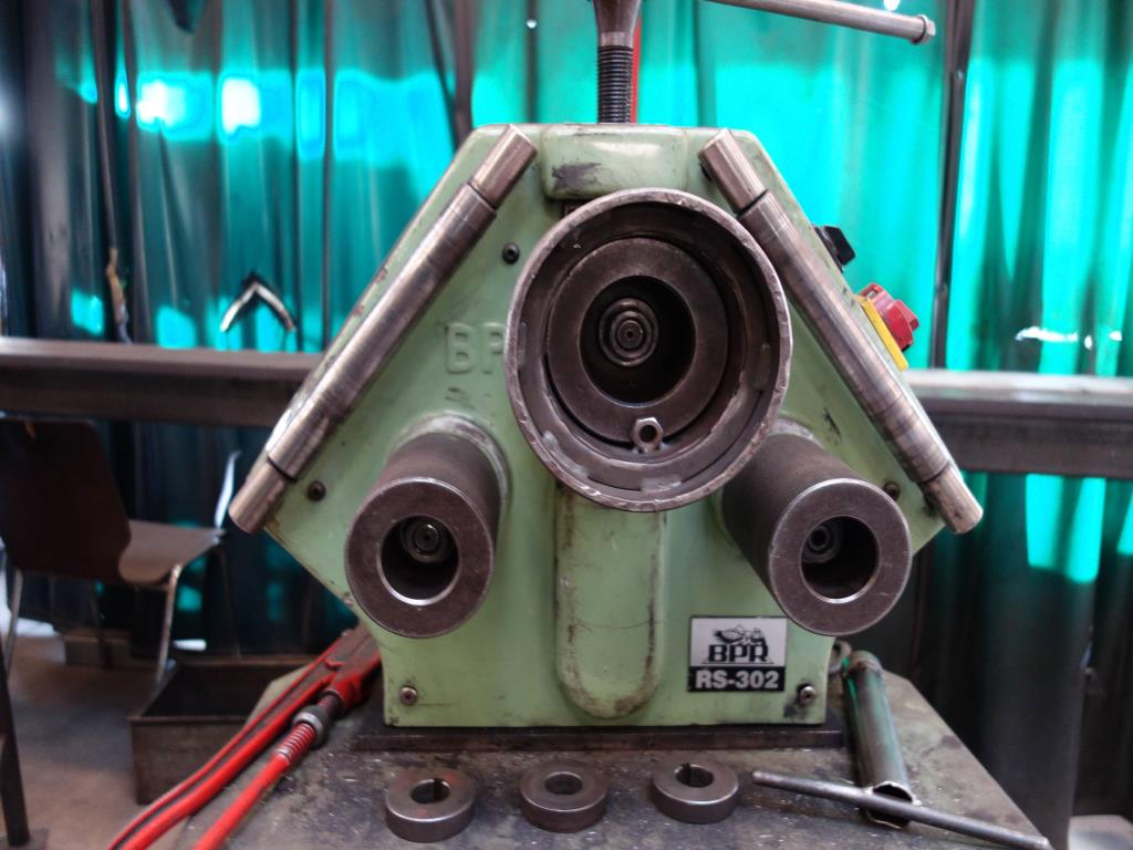 Máquinas de processamento de chapas metálicas, equipamento operacional e de escritório e frota de veículos-3