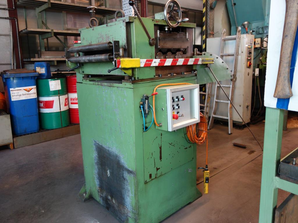 Máquinas de processamento de chapas metálicas, equipamento operacional e de escritório e frota de veículos-10