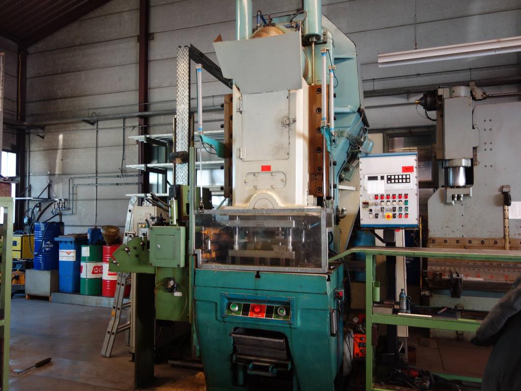 Máquinas de processamento de chapas metálicas, equipamento operacional e de escritório e frota de veículos-1