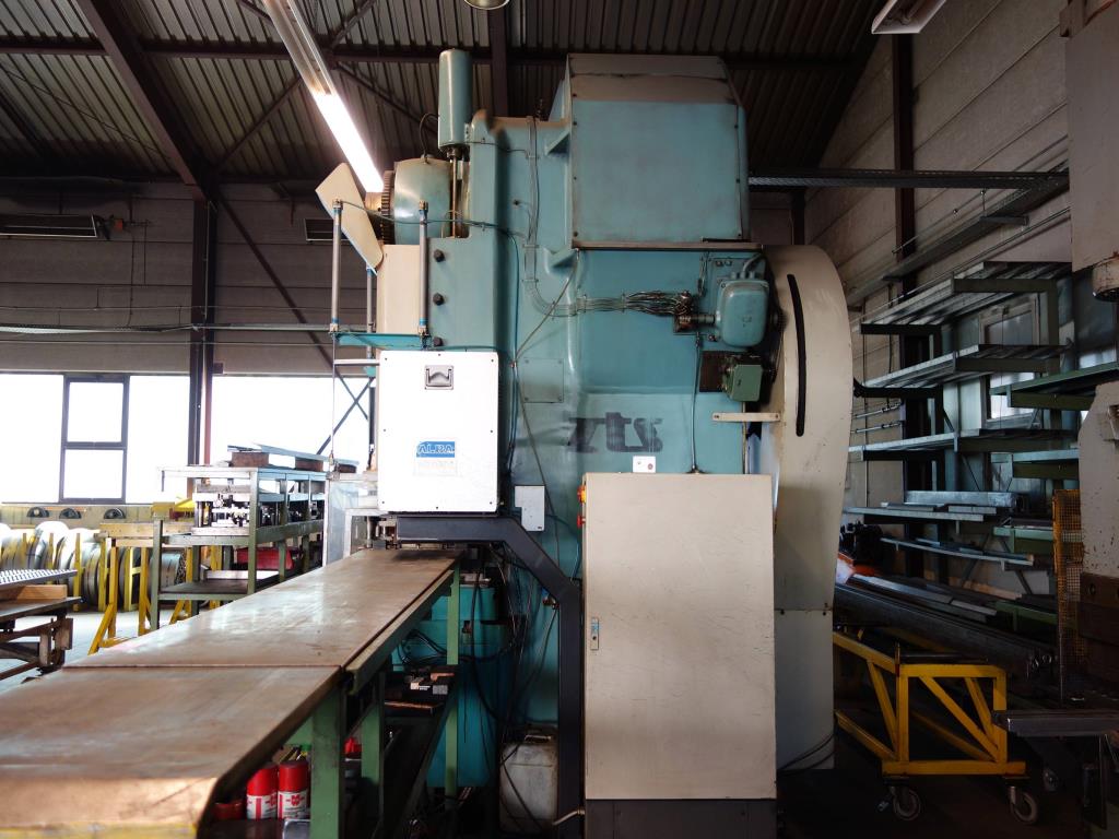 Máquinas de processamento de chapas metálicas, equipamento operacional e de escritório e frota de veículos-2