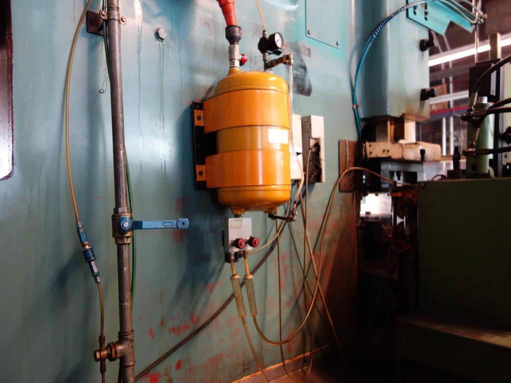 Máquinas de processamento de chapas metálicas, equipamento operacional e de escritório e frota de veículos-7