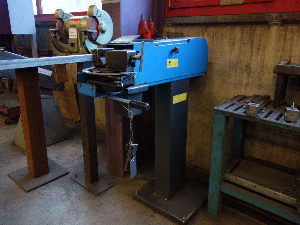 Máquinas de processamento de chapas metálicas, equipamento operacional e de escritório e frota de veículos-1